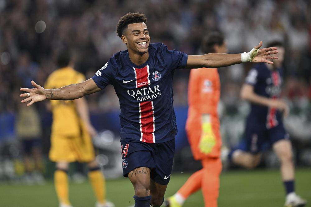 达洛特时隔19个月再度联赛破门，英超生涯首次在曼联主场进球